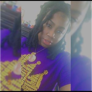 Meet your Posher, Chanel